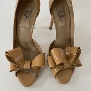 Valentino Original Beige high heels
